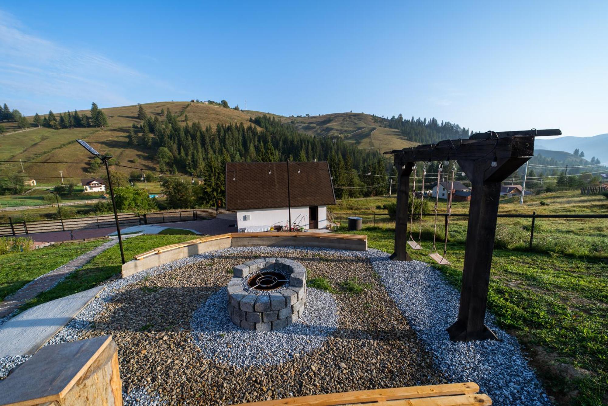 A Pisc Hotel Vatra Moldoviţei Exterior foto
