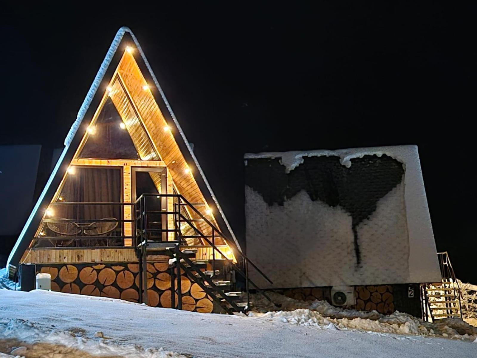 A Pisc Hotel Vatra Moldoviţei Exterior foto