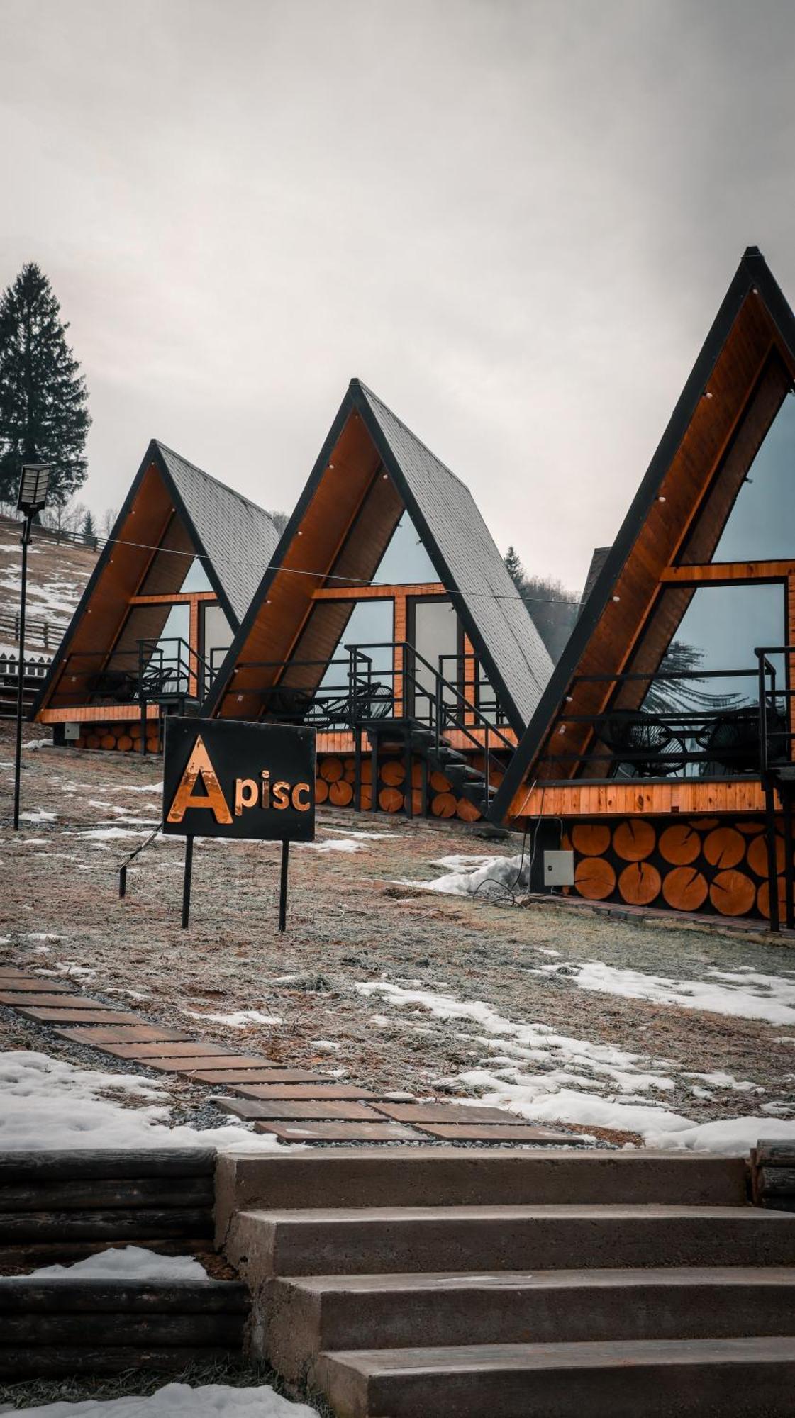 A Pisc Hotel Vatra Moldoviţei Exterior foto